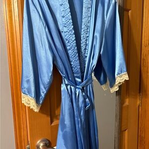 Jones New York Blue Satin Robe with Lace Accents